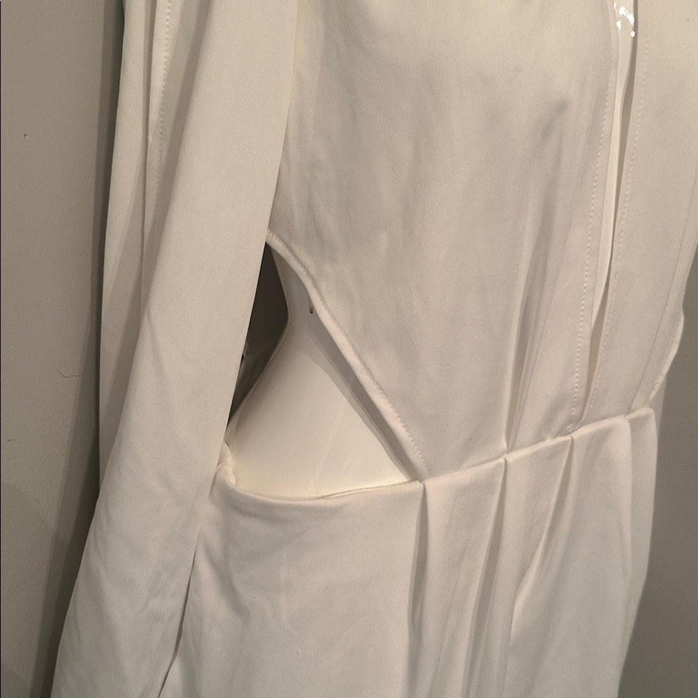 Elegant White Long Sleeve Dress - Picture 3 of 5